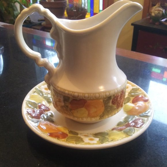 Vernon Ware by Metlox Della Robia Pitcher Creamer California - Picture 1 of 14